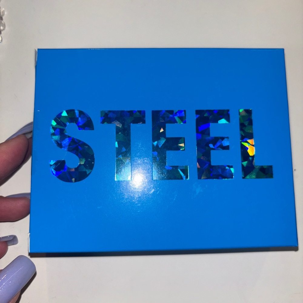 Steel Skin renewal eye mask